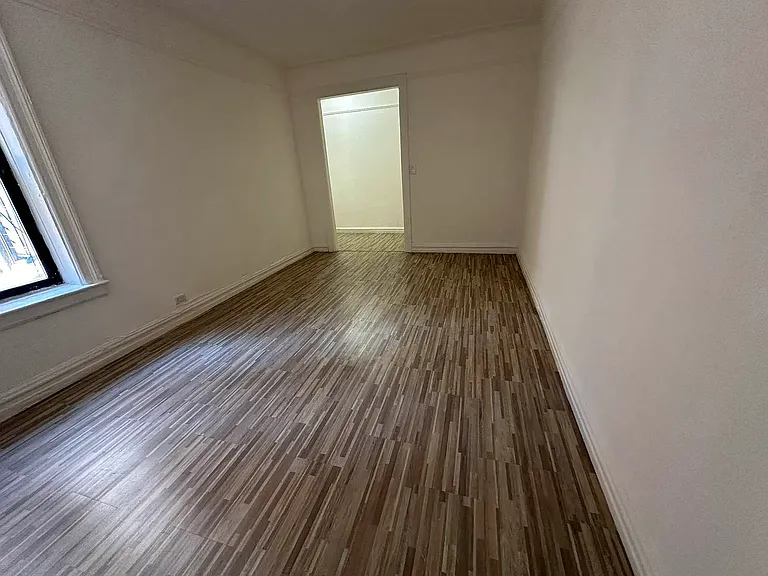 993 Summit Ave #3B — Photo 4