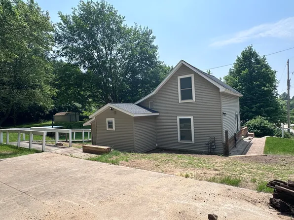 112 Elliott St, Shelby, MI 49455