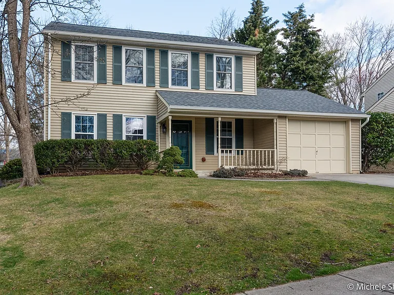 272 Yale Ct — Photo 42