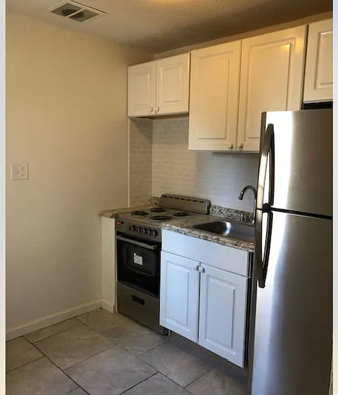 223 Iranistan Ave #E11 — Photo 1