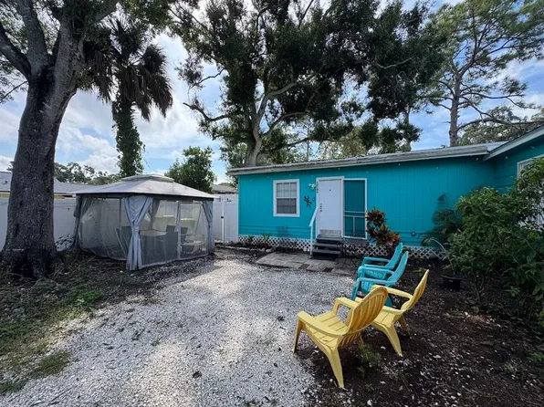 1014 Mecca Dr, Sarasota, FL