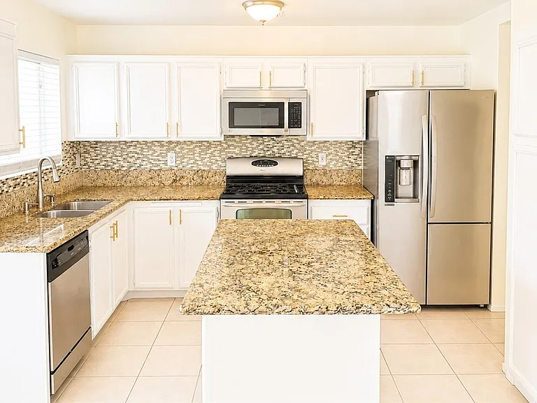 9056 Trumpet Ct — Photo 3