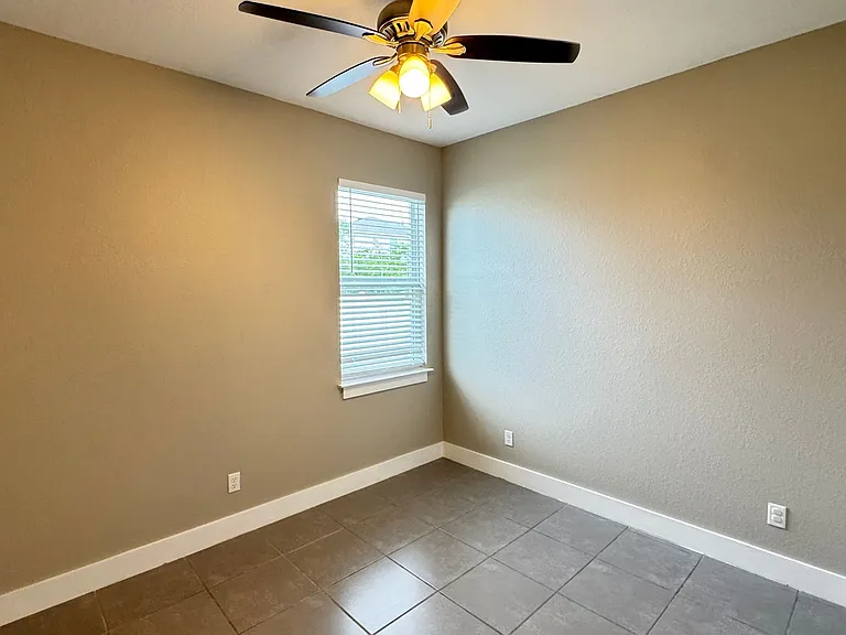118 Lily Ln — Photo 23