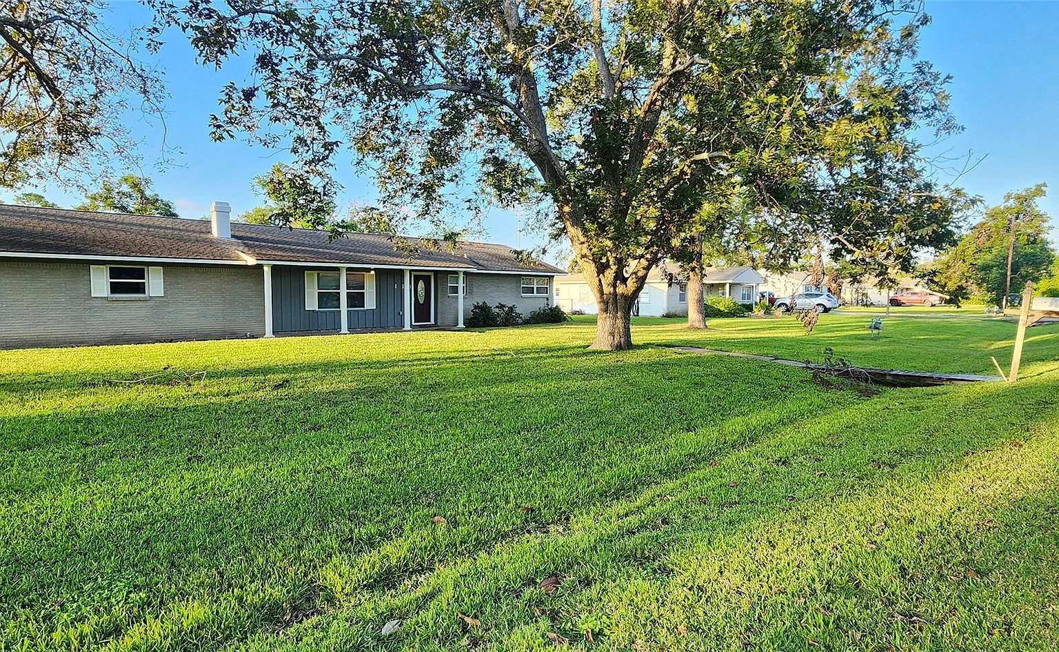 3 bed, 2.0 bath, 1373 sqft, $1,850 — Photo 3