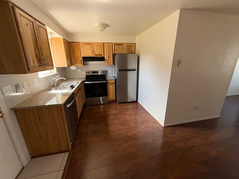 2278 S Salmon Ln — Photo 3