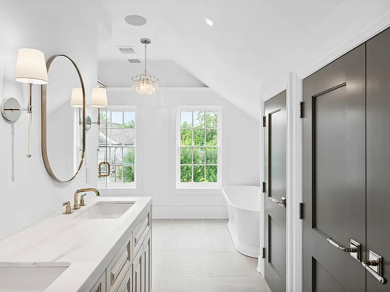 27 Howard St — Photo 17