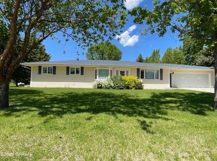 1009 8th St, Cando, ND 58324