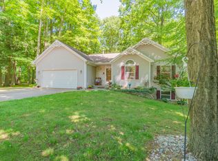 1411 Nellie Ln, Kent City, MI 49330