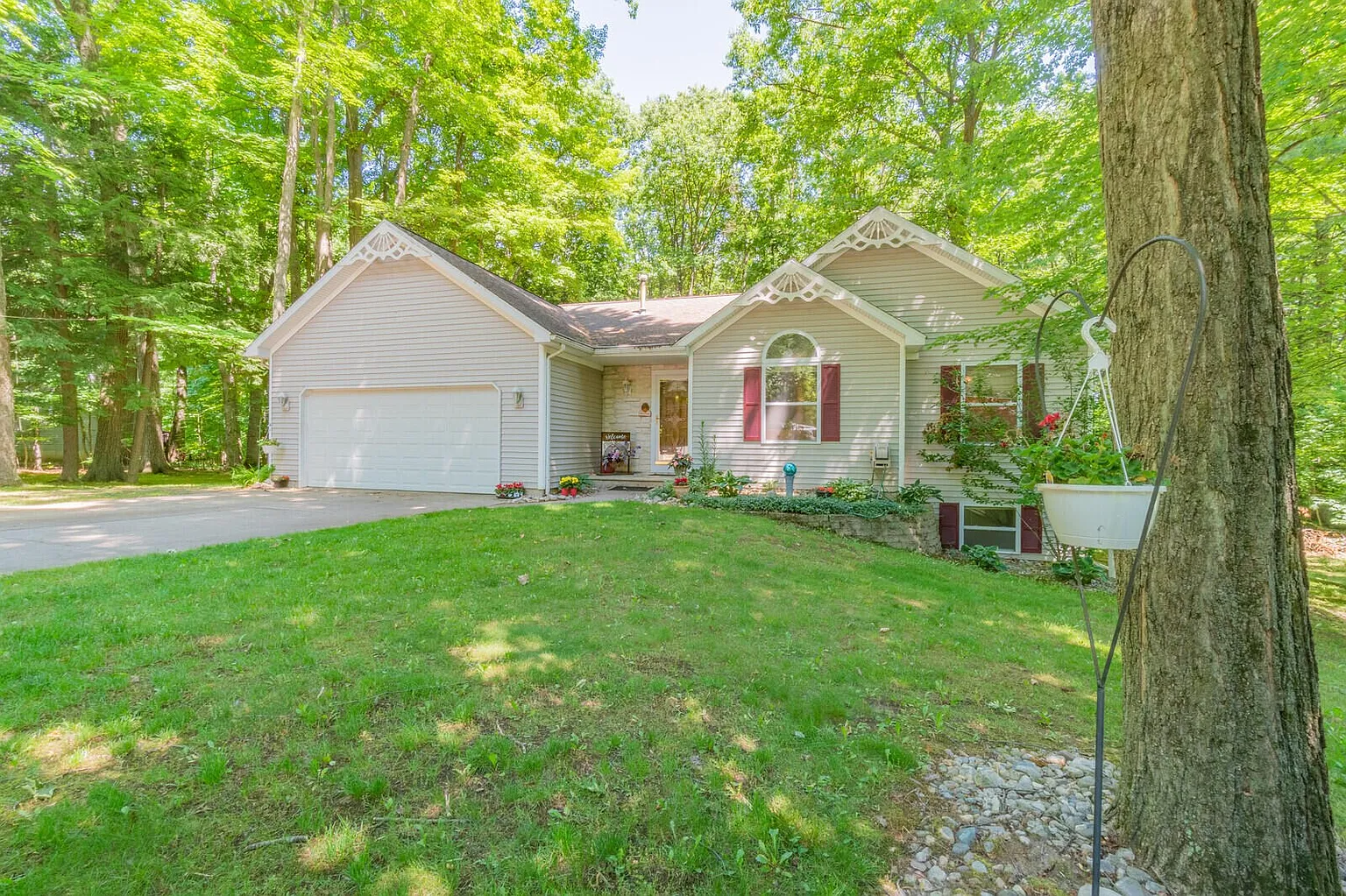 1411 Nellie Ln photo 1