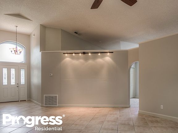 3rd image of 2084 Lacey Oak Dr