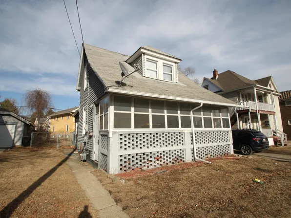 1904 Charles St, Rockford, IL 61104