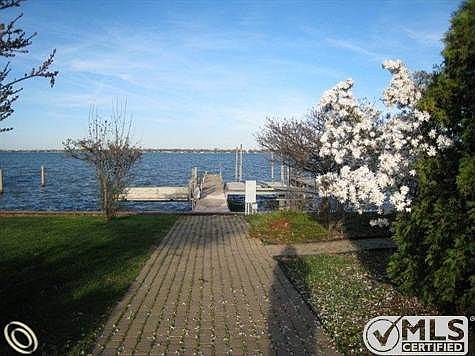 east river brick walkway to dock