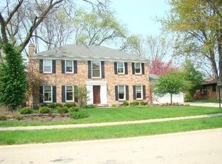 2812 Manor Dr, Northbrook, IL