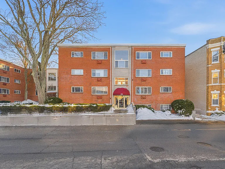 239 Kelton St #41 — Photo 1