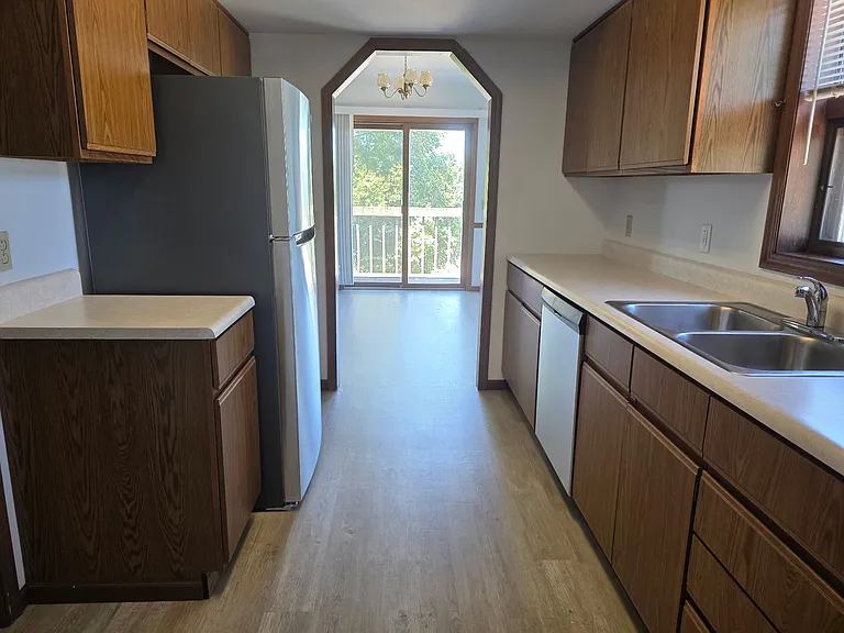 653 Galena Ct — Photo 2