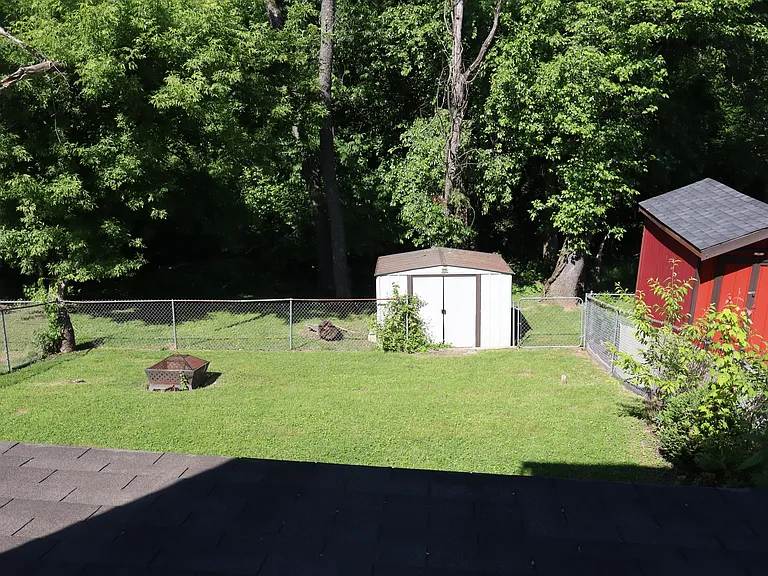 649 S Front St — Photo 3