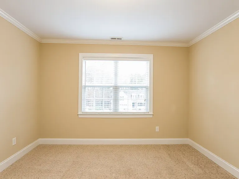221 Worthington Ct — Photo 11