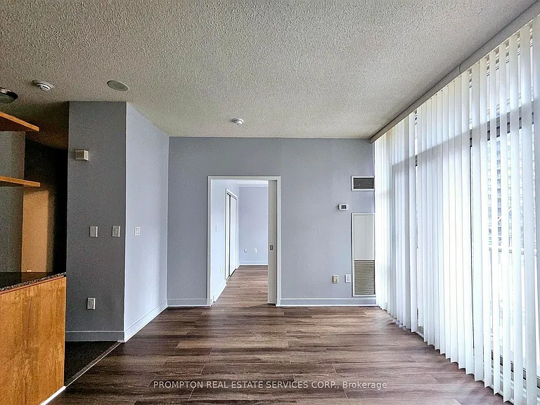 9 Spadina Ave #709 — Photo 8