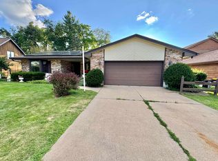 1845 Arnold Ave, Rockford, IL 61108