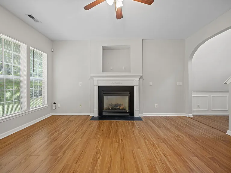 409 Burrell Rd — Photo 7