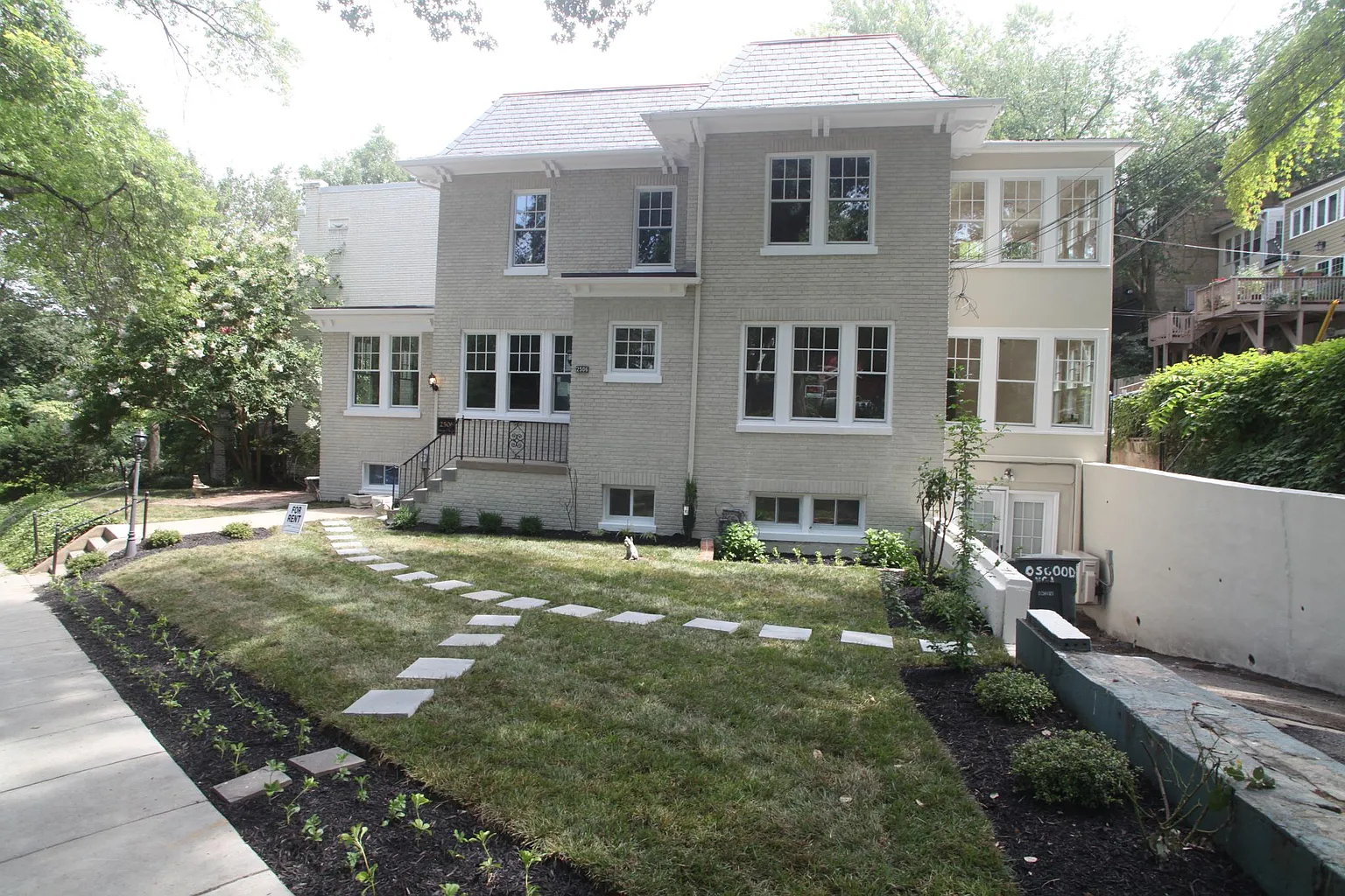 2506 Woodley Rd NW photo 1
