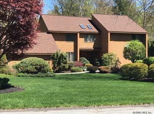 3 Bear Brook Ct, Clifton Park, NY 12065