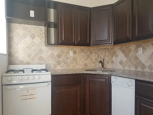 Rented by Uptown Flats LLC | media 42