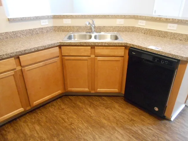 7266 Rondeau Dr — Photo 3