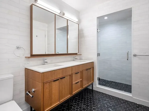 420 East 54th Street image 11 of 30