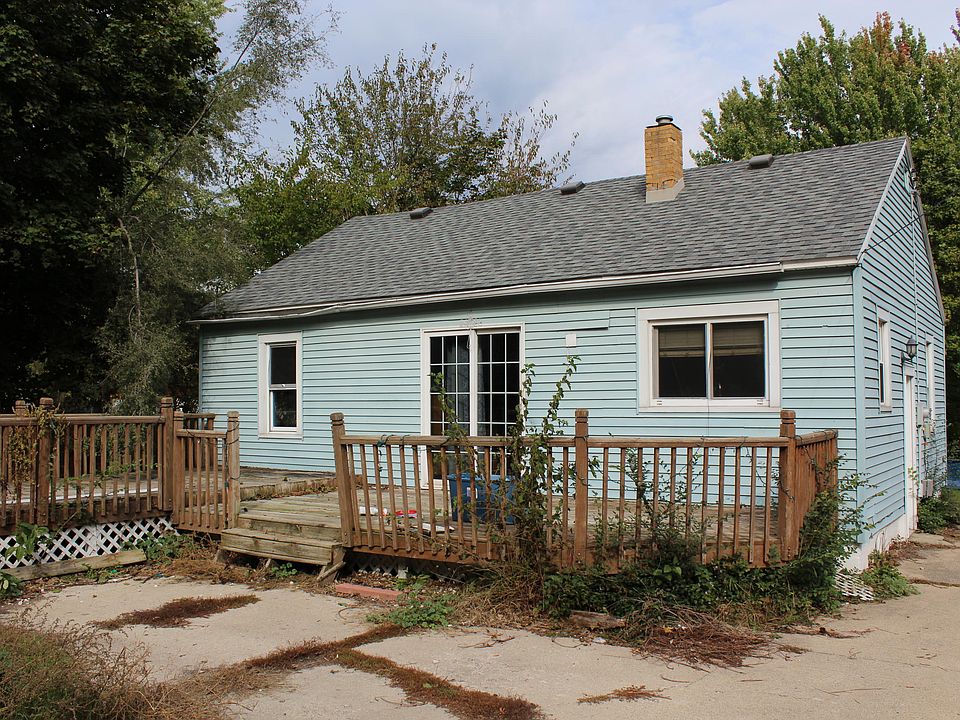 2nd image of 1025 W Cass St