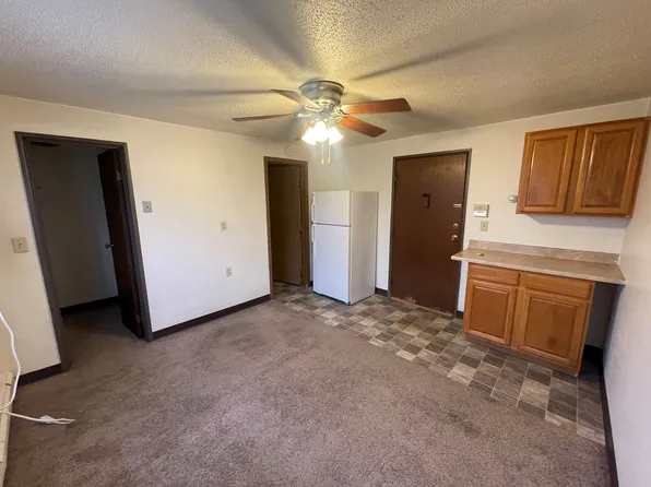 Ashton, 904 16th St N APT 2B, Fargo, ND 58102