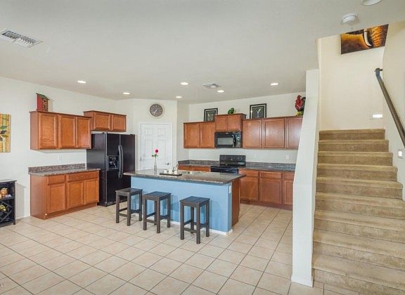 3rd image of 10930 E Oak Grove Pl