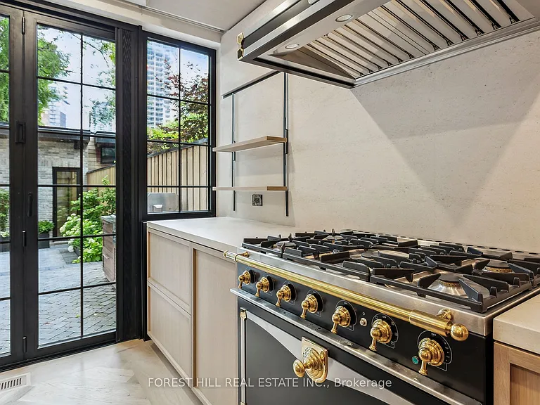 55 Hazelton Ave — Photo 8