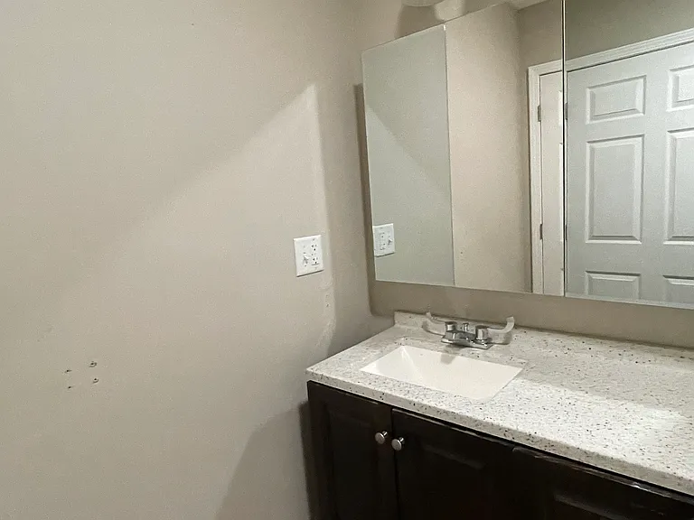 1734 W Division St #3F — Photo 8