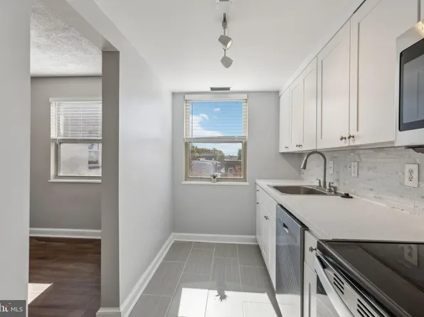 1112 Savannah St SE APT 31, Washington, DC 20032