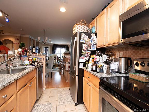5th image of 112 Riverbend Drive