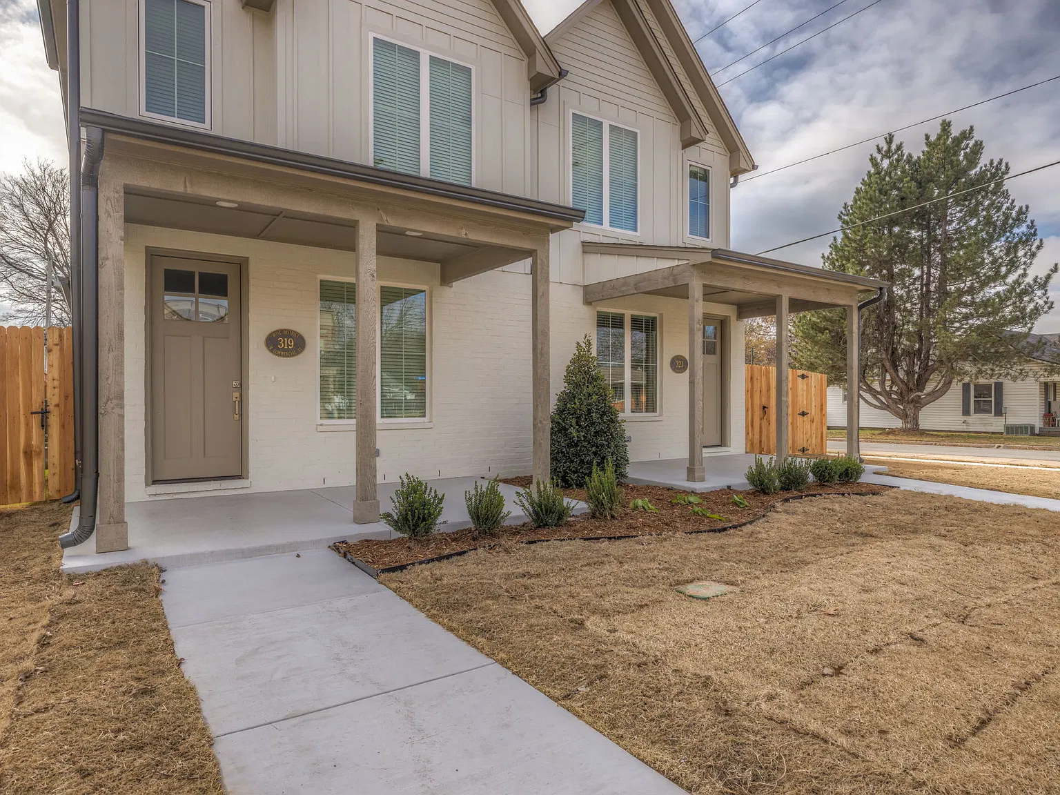 2 bed, 2.5 bath, 1600 sqft, $2,200 — Photo 2