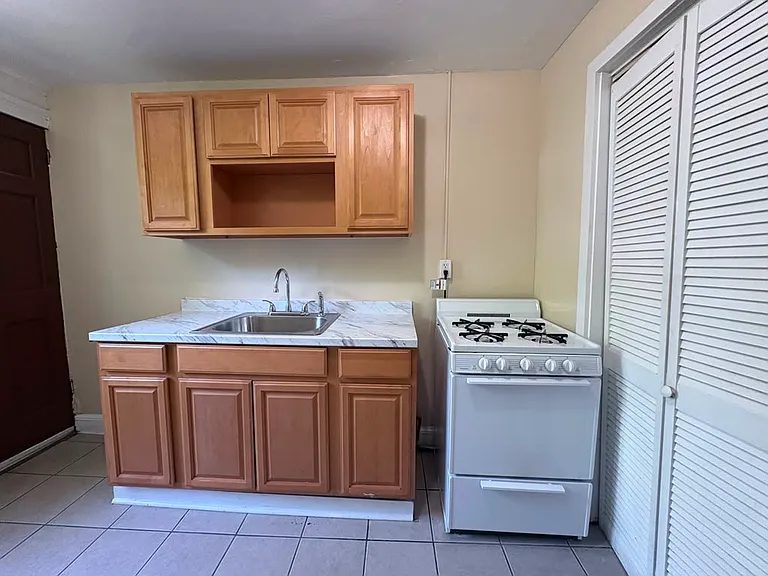 111 Bristol St #3 — Photo 6