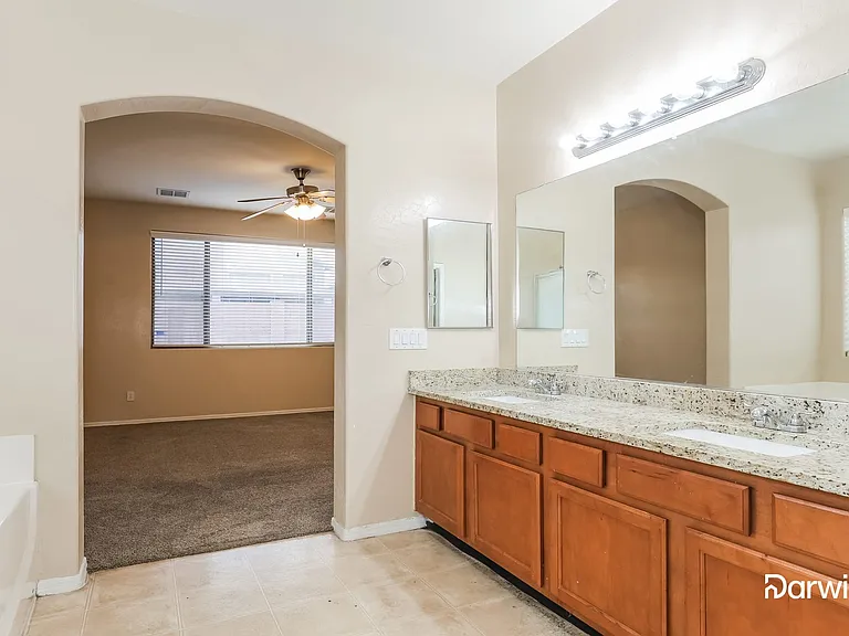 11418 W Locust Ln — Photo 10
