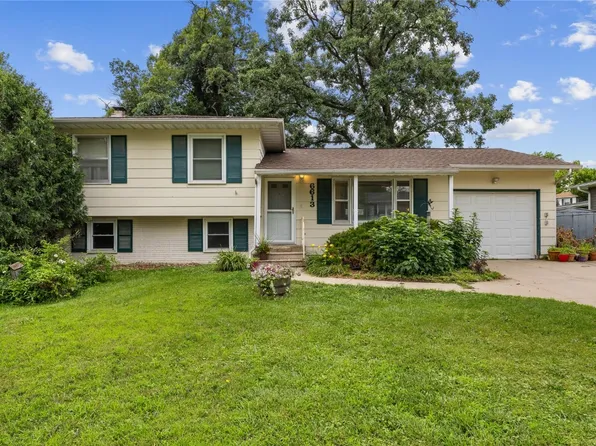 6613 Devonshire Dr NE, Cedar Rapids, IA 52402