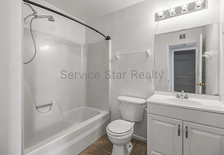 1158 W Hillview St — Photo 15