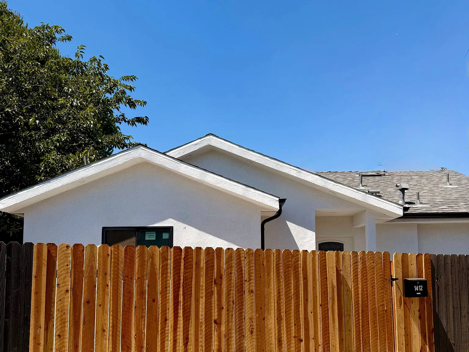 1412 N Maple St — Photo 2