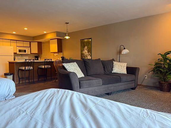 3rd image of 227290 Boulder Ridge Cir #6-5