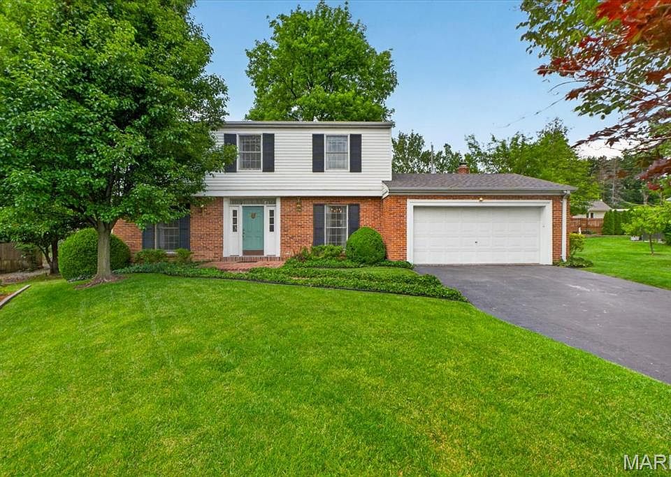 1st image of 925 Winterwood Ln
