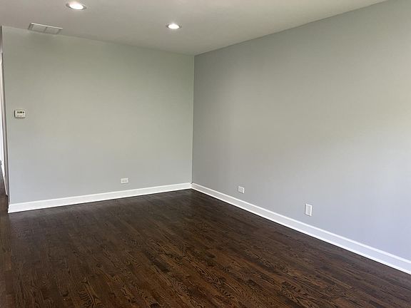 4th image of 2817 N Avers Ave