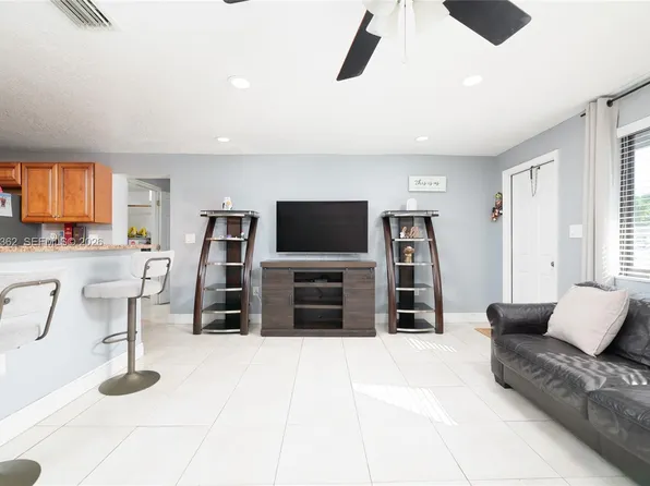 1417 SW 48th Ave, Plantation, FL 33317