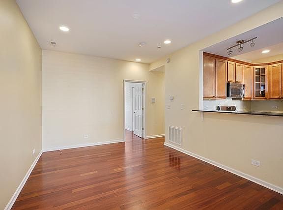 5th image of 3605 N Albany Ave #1