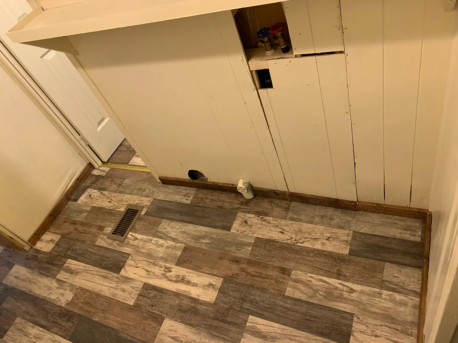 111 J Cobb Dr — Photo 4