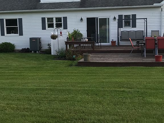 4th image of 38 Jessica Dr