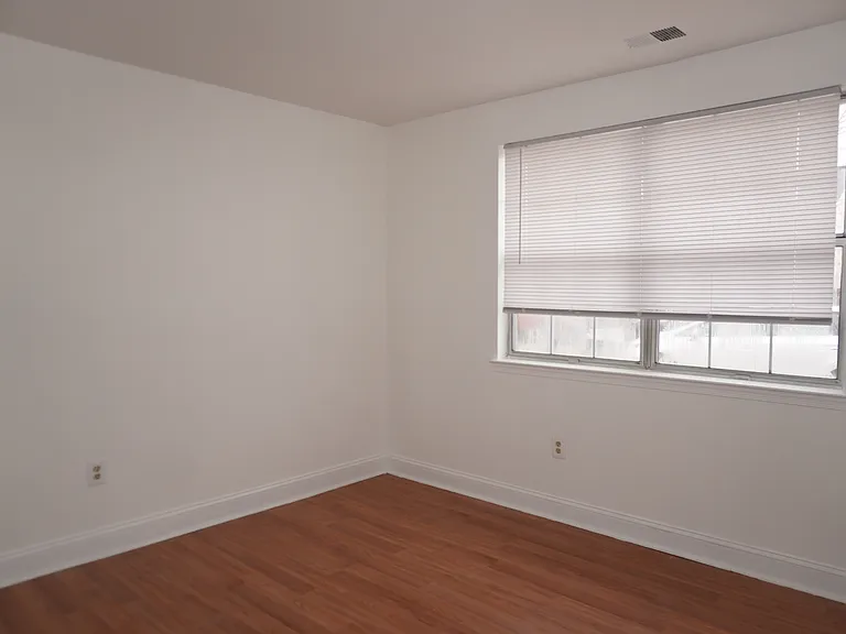 4320 Monroe St — Photo 20